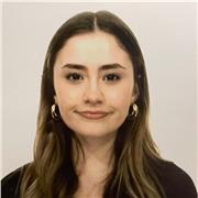 Soy estudiante de Educación Primaria en la Universidad de Barcelona, he cursado bachillerato y tengo alto nivel de inglés.